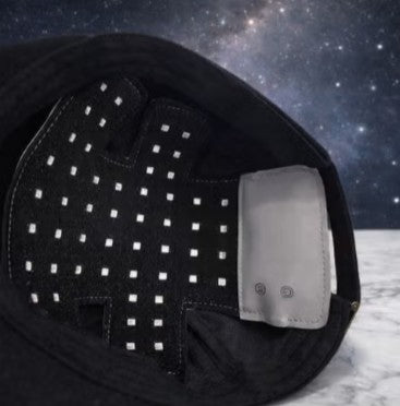Balance Lumière Halo Red Light Baseball Cap