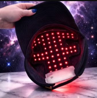 Balance Lumière Halo Red Light Baseball Cap